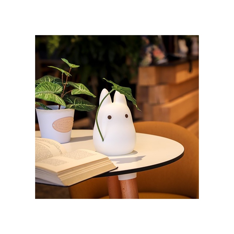 N / A Studio Ghibli Totoro Lampe LED Veilleuse Mon Voisin Totoro Lumière  Table De Lecture Lampes De Bureau pour Enfants Cadeau Home Decor Résine  Artisanat Figurine : : Luminaires et Éclairage