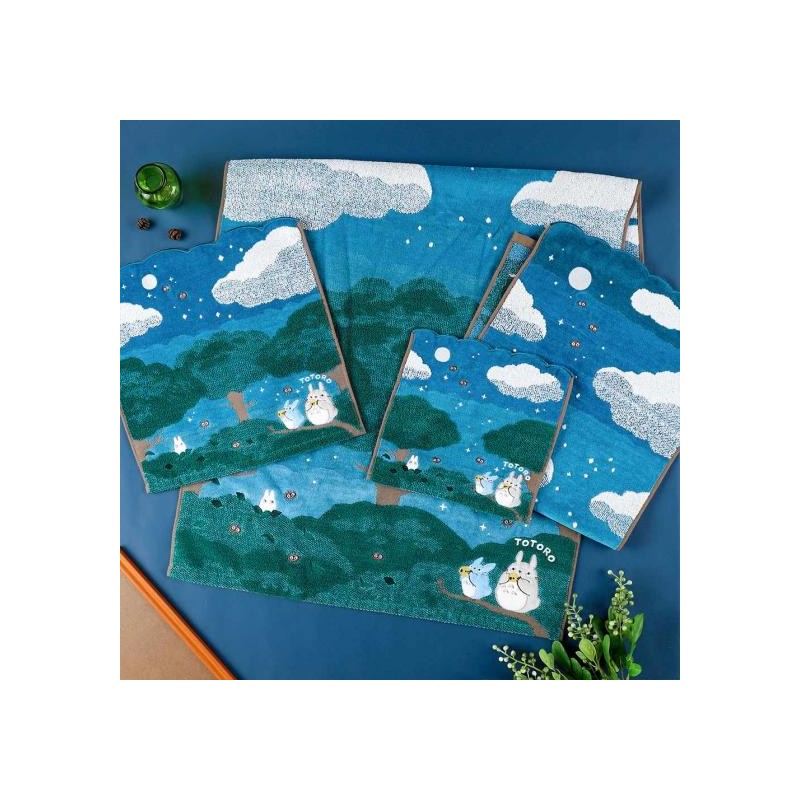 Household linen - Bath towel Under the moon 60 x 120 cm - My Neighbor Totoro
