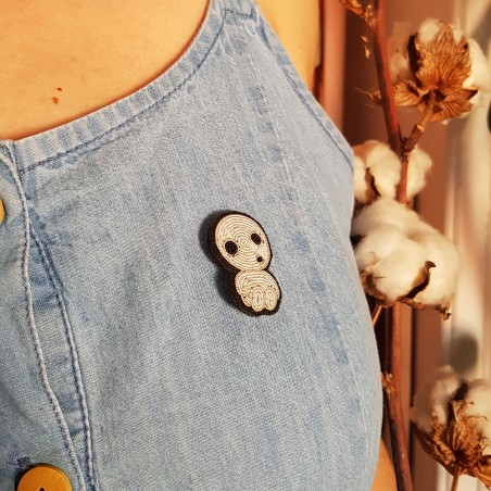 Pins - Embroidered Jewel Brooch Seated Kodama - Princess Mononoke