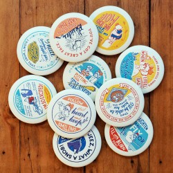 Chapas - Insignia misteriosa vintage - Nicky, la aprendiz de bruja