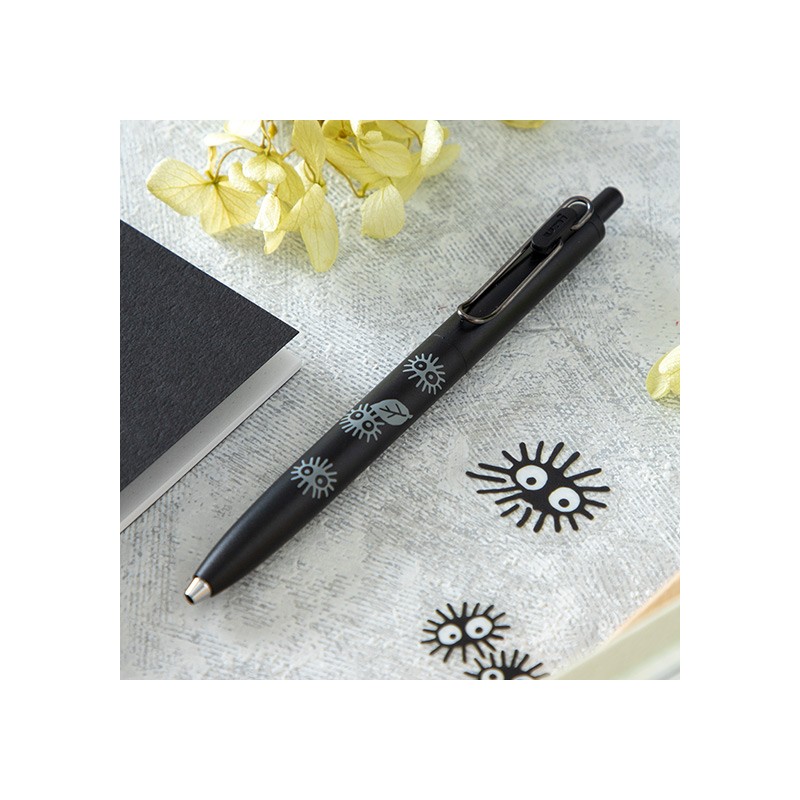 Escritura - Biros en blanco y negro - Mi vecino Totoro