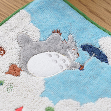 Linge de maison - Serviette Totoro dans le ciel 34x80 cm - Mon Voisin Totoro