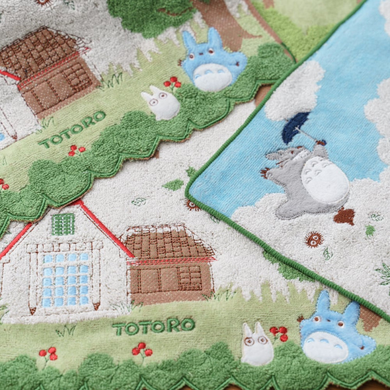Linge de maison - Serviette Totoro dans le ciel 34x80 cm - Mon Voisin Totoro