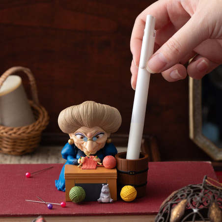 Boites à bijoux - Figurine pot à crayon Yubaba tricote - Le Voyage de Chihiro