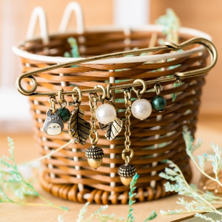 Jewellery - Safety Pin brooch Totoro & Leaves - My Neighbor Totoro