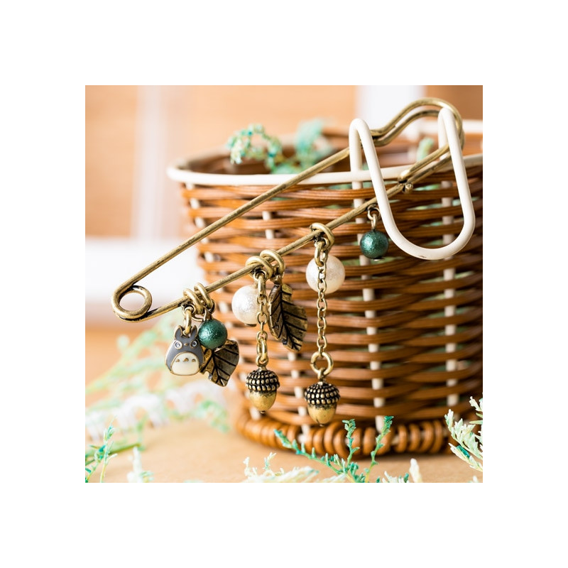 Jewellery - Safety Pin brooch Totoro & Leaves - My Neighbor Totoro