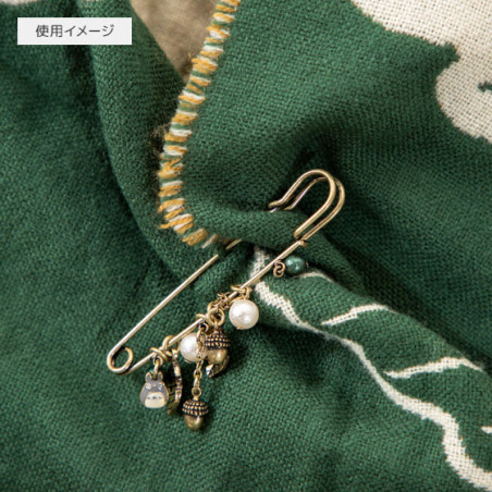 Jewellery - Safety Pin brooch Totoro & Leaves - My Neighbor Totoro
