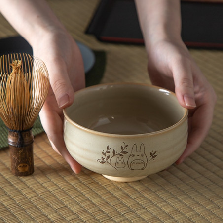 Japanese Porcelain - Akahada-yaki Matcha Tea Bowl & Whisk - My Neighbor Totoro