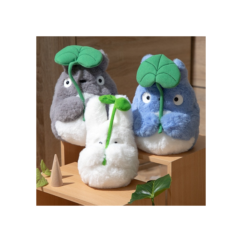 Nakayoshi Plush Small Totoro with leaf - My Neighbor Totoro