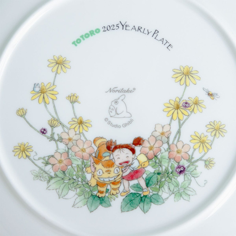Japanese Porcelain - 23 cm Plate Special edition 2025 - My Neighbor Totoro