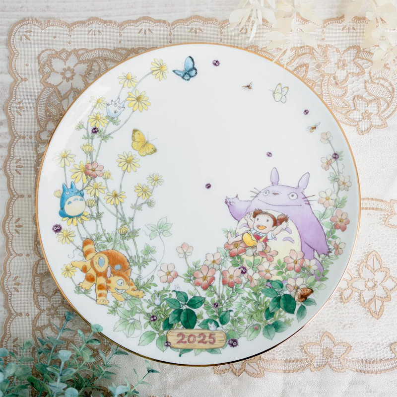 Japanese Porcelain - 23 cm Plate Special edition 2025 - My Neighbor Totoro