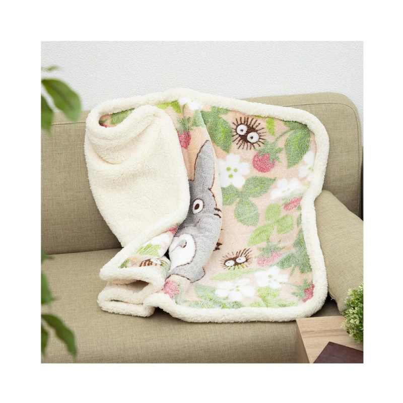 Household linen - Fluffy plaid Totoro Strawberry 70x100 cm - My Neighbor Totoro