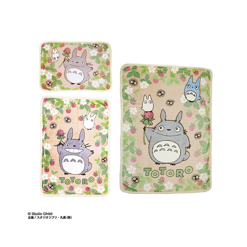 Household linen - Fluffy plaid Totoro Strawberry 70x100 cm - My Neighbor Totoro