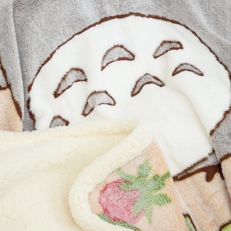 Household linen - Large fluffy Totoro Strawberry blanket 200x140cm - My Neighbor Totoro