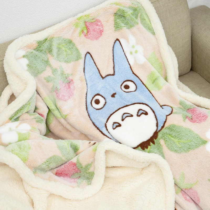 Household linen - Large fluffy Totoro Strawberry blanket 200x140cm - My Neighbor Totoro