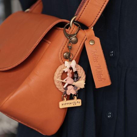 Llaveros - Llavero corona de pan - Nicky, la aprendiz de bruja