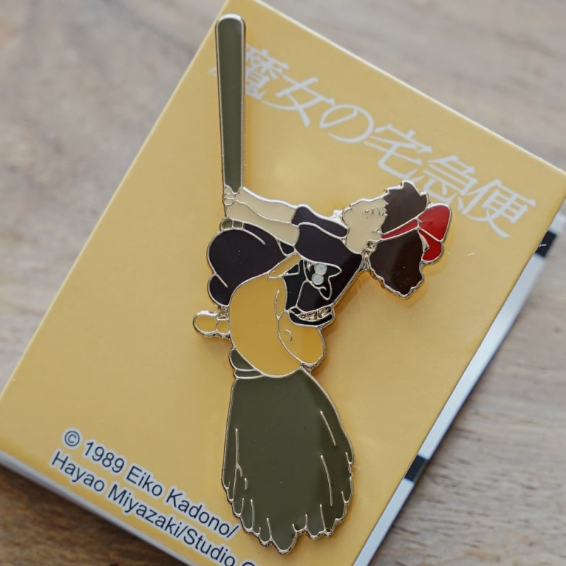 Pins - Pins Kiki on her broom - Kiki's Delivery Service