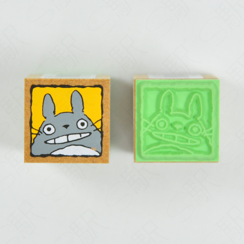 Accesorios de escritorio - Tampon totem Totoro Gros plan - Mon Voisin Totoro