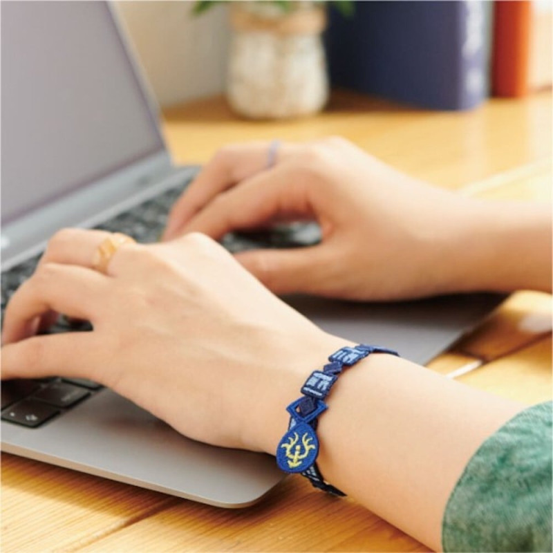 Joyería - Pulsera bordada Calcifer - El castillo ambulante